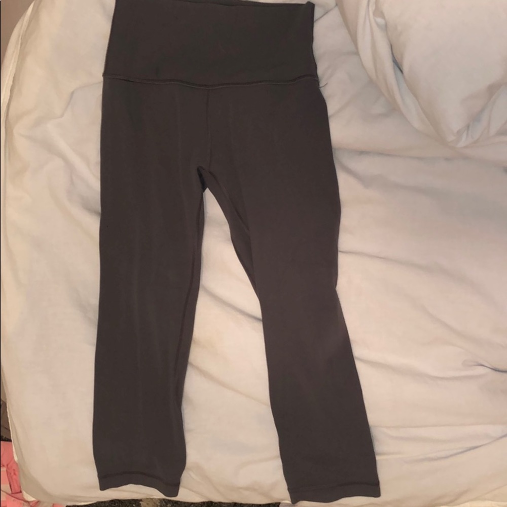 Grey cropped lululemon leggings